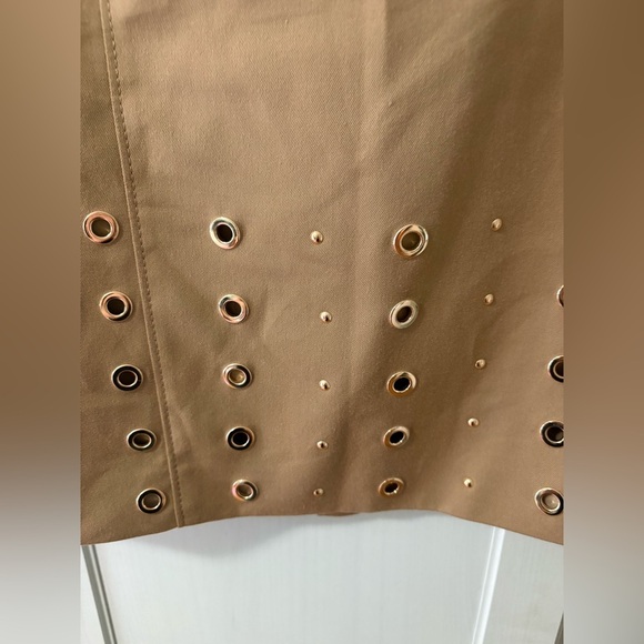 Beige Tailored Pencil Skirt with Grommet Detail Size 14 - Picture 9 of 10